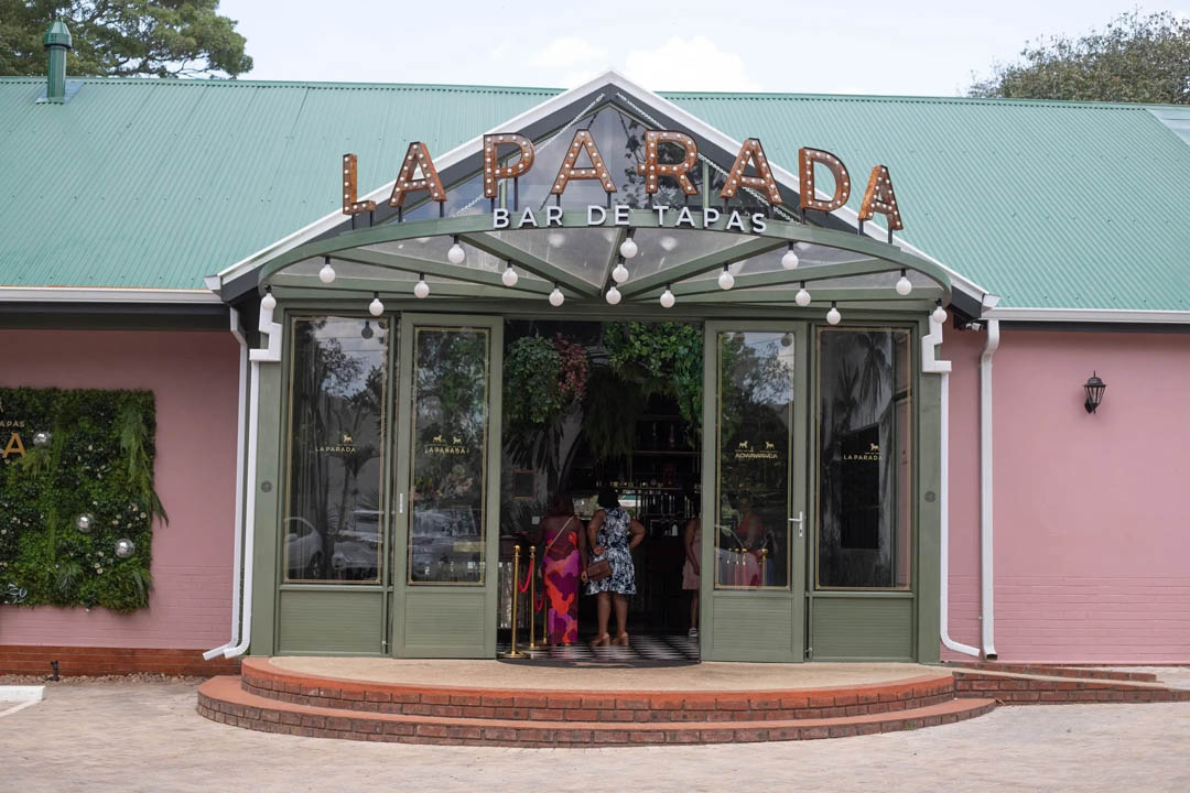 La Prada Restaurant & Bar