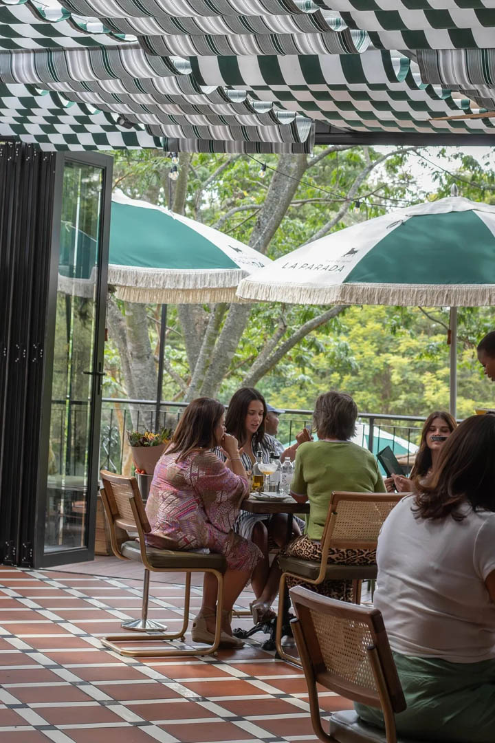 La Prada Restaurant & Bar